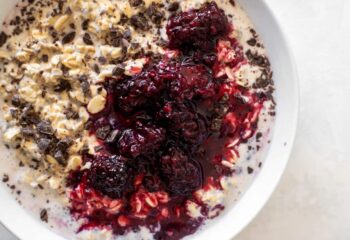 Blackberry Chip Overnight Protein Oats
